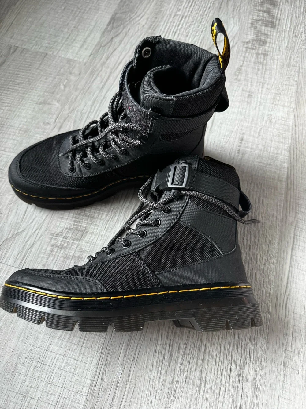 Dr. Martens sturdy black